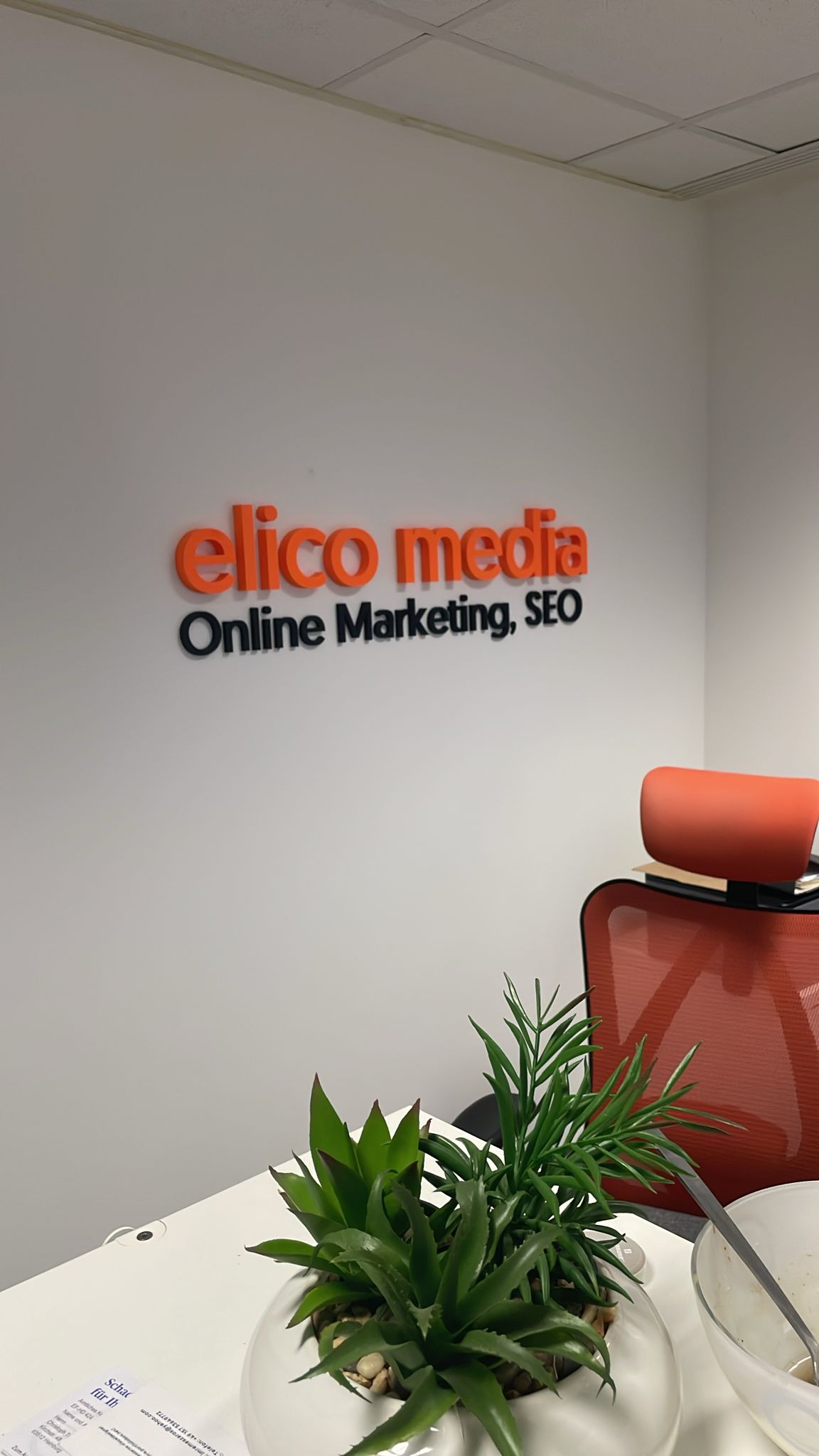 Home Schriftzug mit Moos