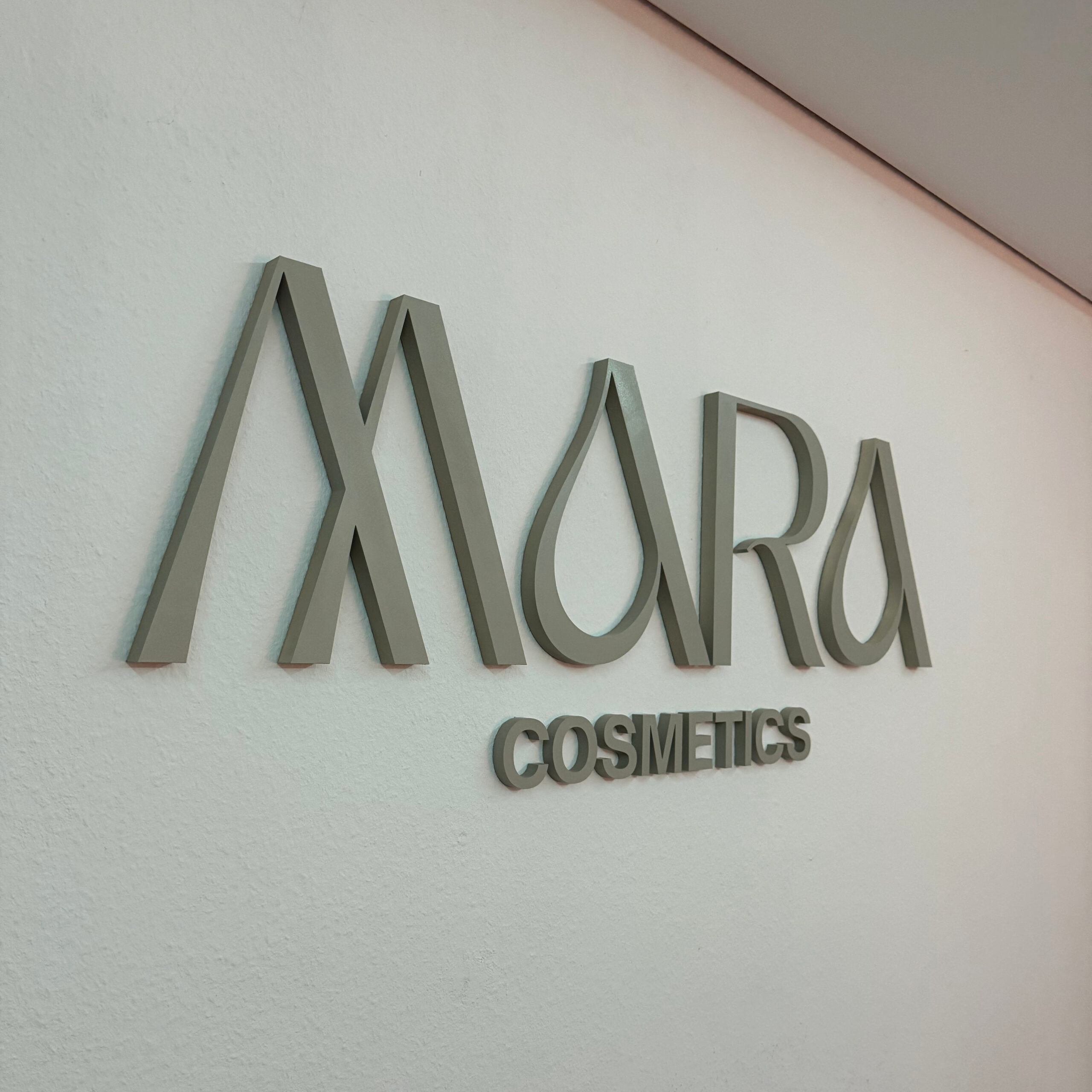 Home Schriftzug mit Moos